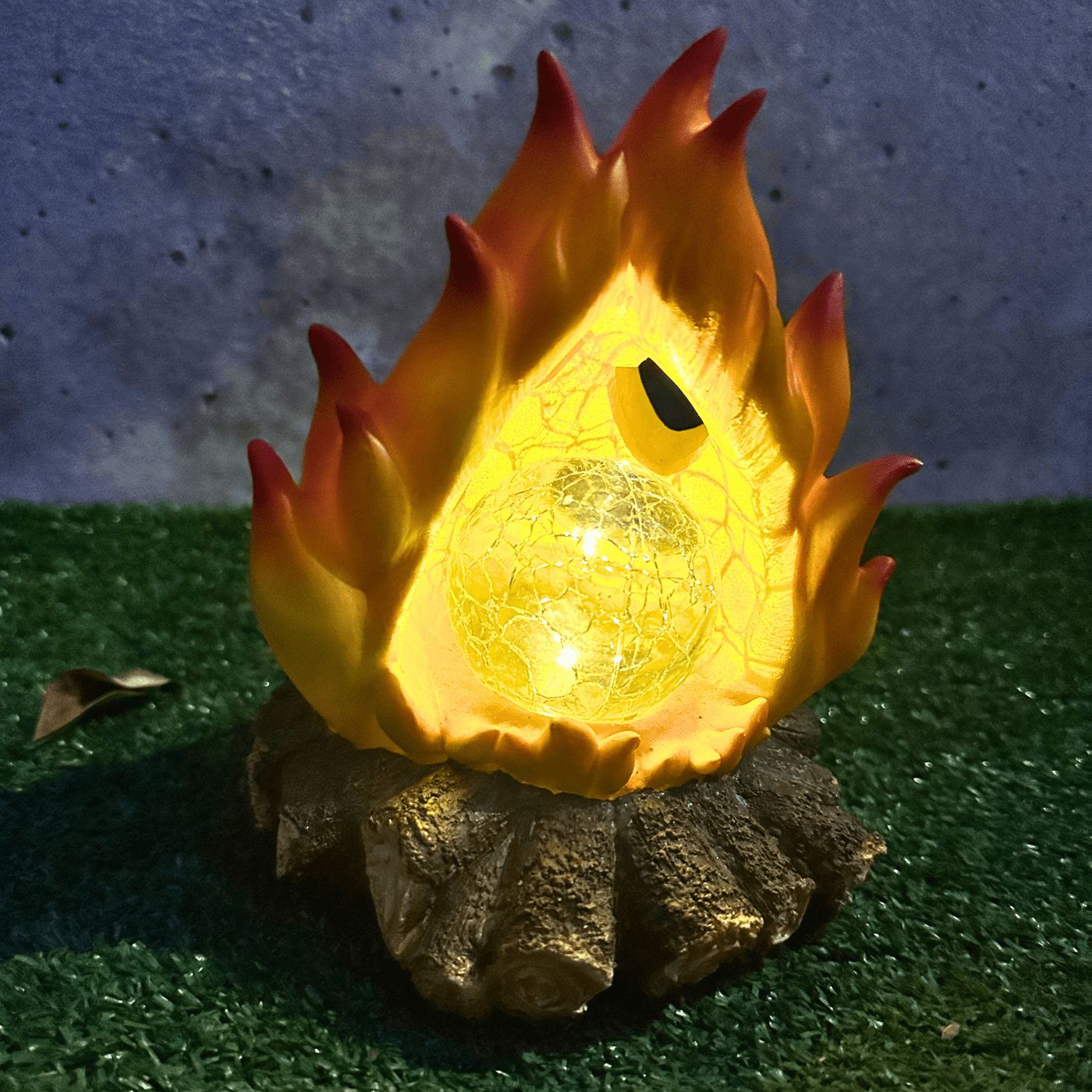 Escultura Fogata Solar - Resina / Luz Cálida / IP65 - Disponible en Dreamy Home!