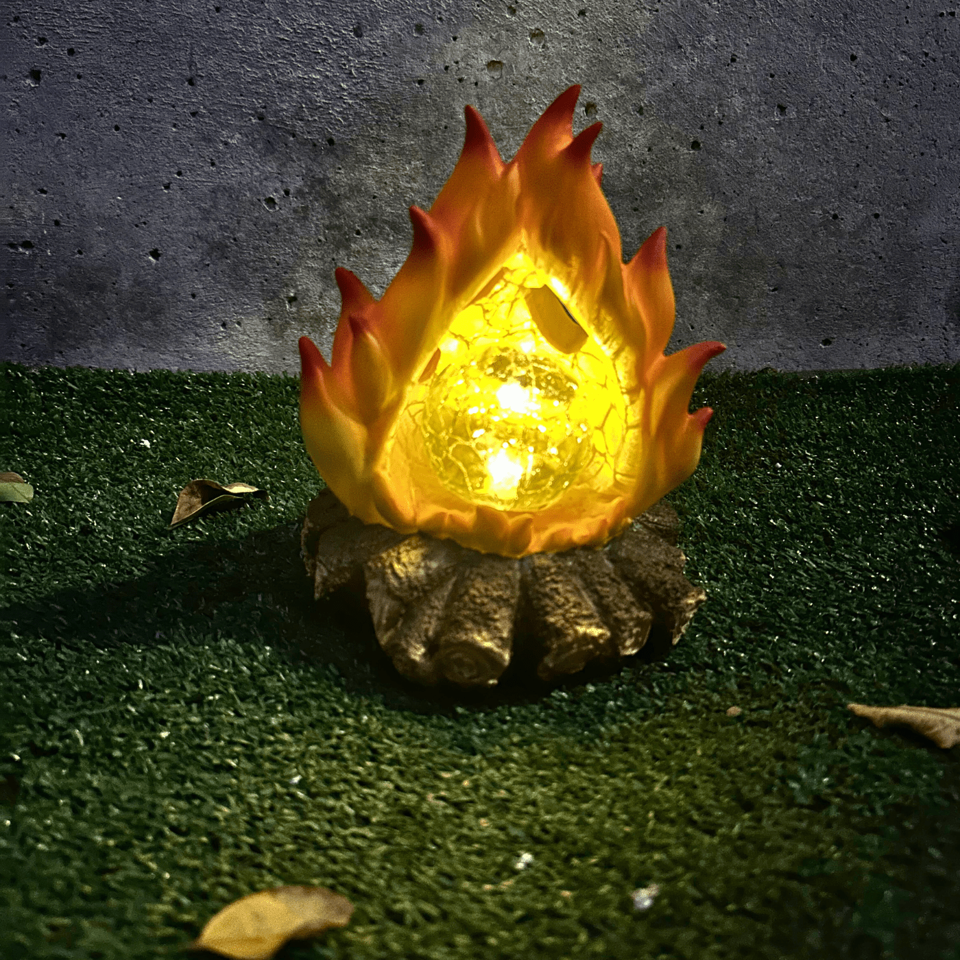 Escultura Fogata Solar - Resina / Luz Cálida / IP65 - Disponible en Dreamy Home!