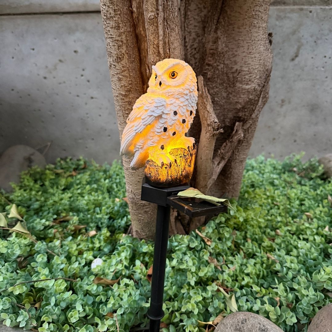 Estaca de Búho Blanco Solar - Luz Cálida / Resina - Disponible en Dreamy Home!