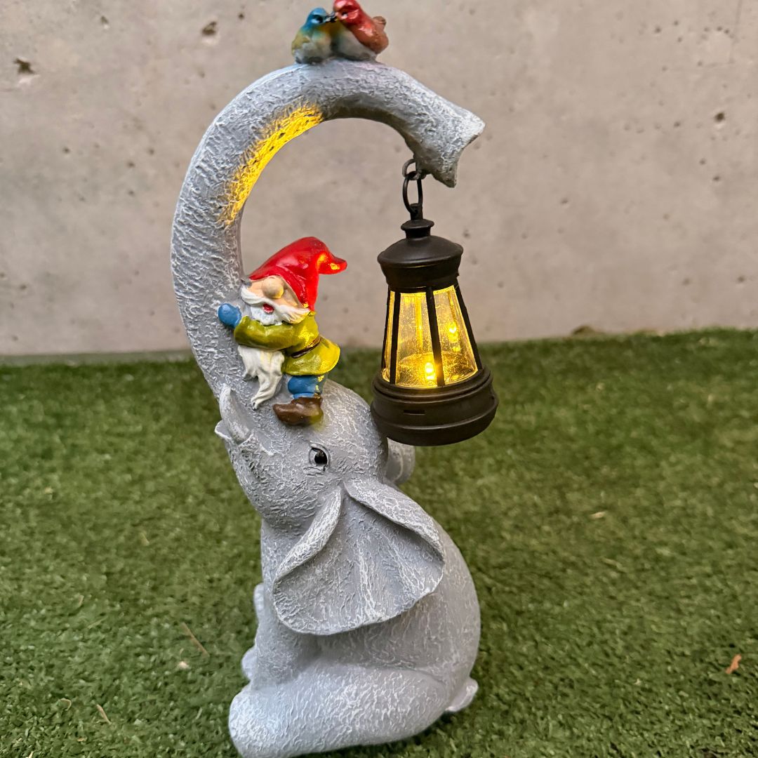 Estatua de Elefante Solar - Resina / Luz Cálida / IP65 - Disponible en Dreamy Home!