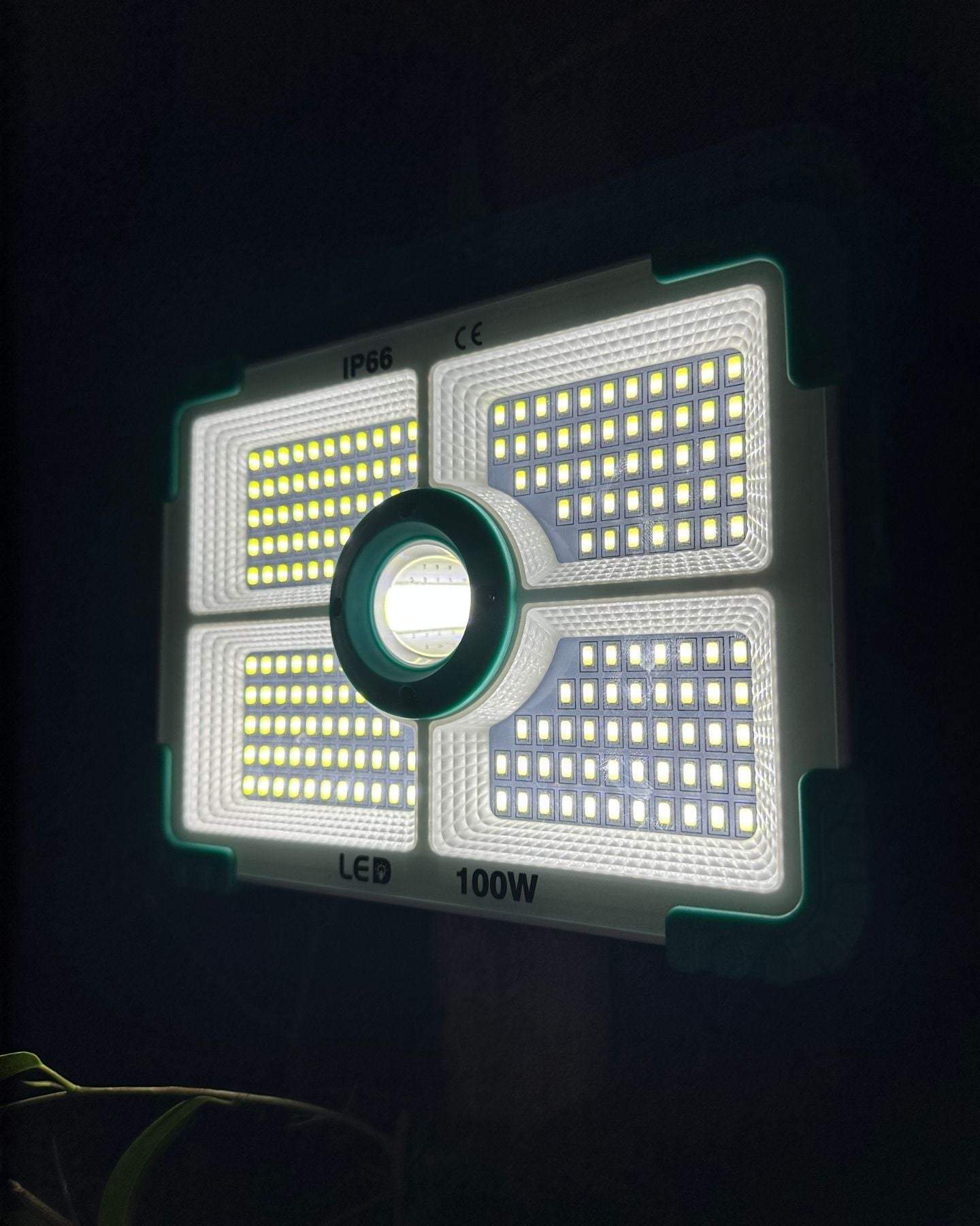 Foco Solar Lumen Pro - 100W IP66 Luz Fría - Dreamy Home