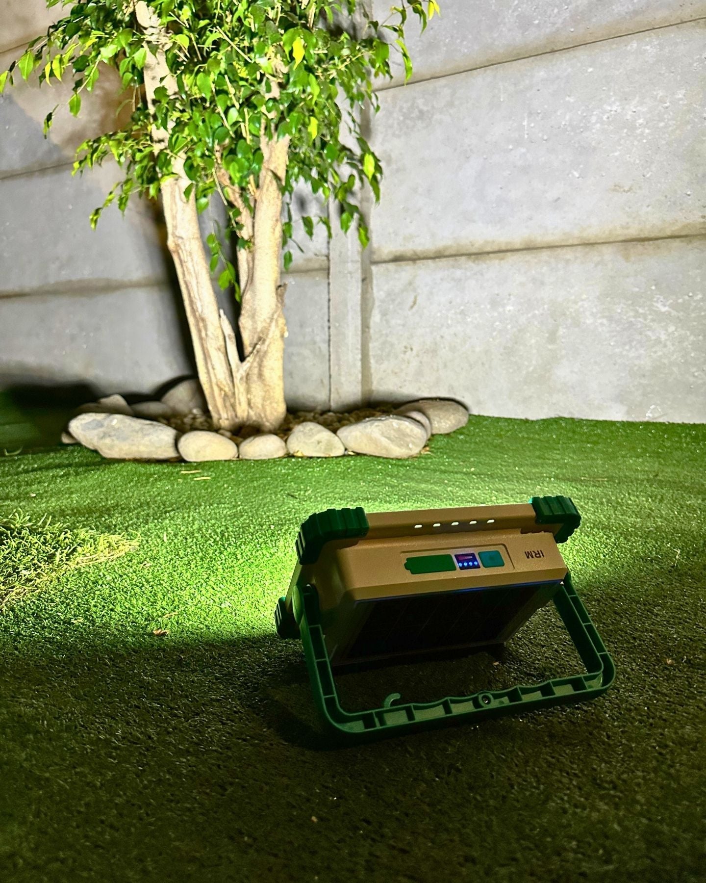 Foco Solar Lumen Pro - 100W IP66 Luz Fría - Dreamy Home