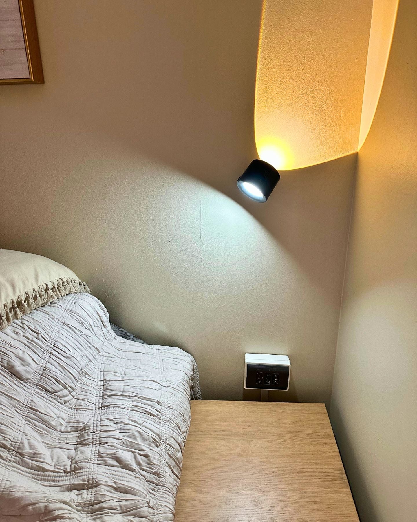 Lámpara de Velador Bidireccional 360° - USB Recargable / Control Remoto - Disponible en Dreamy Home!