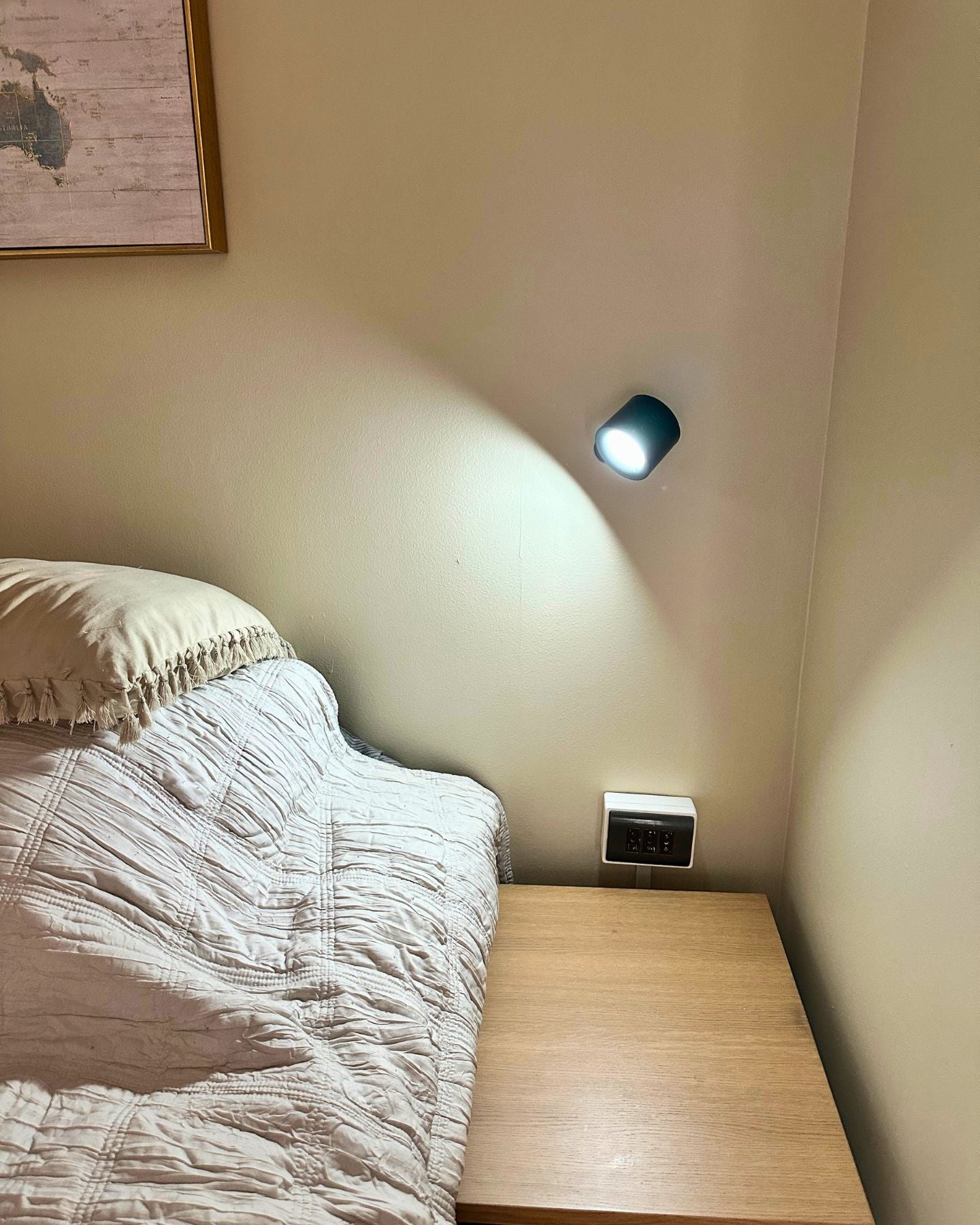 Lámpara de Velador Bidireccional 360° - USB Recargable / Control Remoto - Disponible en Dreamy Home!