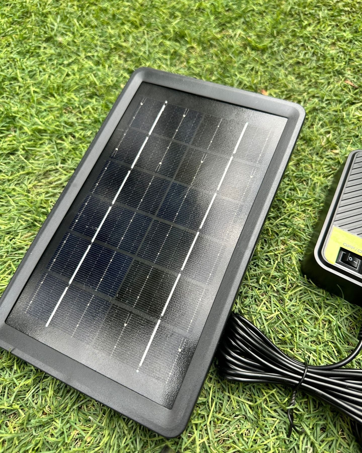 Sistema de Emergencia Solar EmergiMax - Luz Fría - Dreamy Home